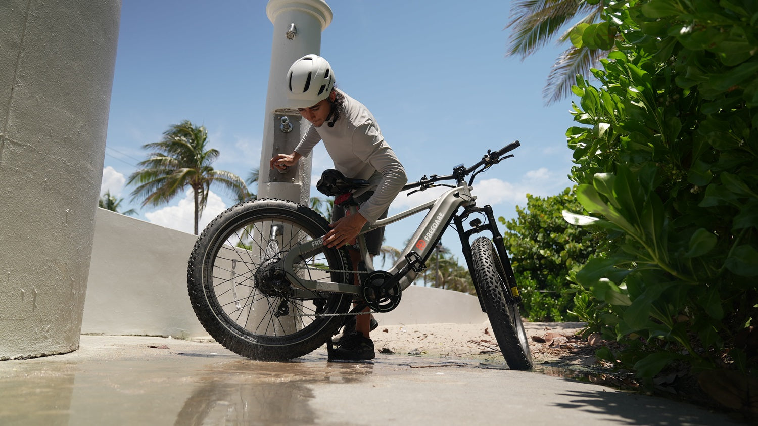 Freedare waterproof fat tire electric bike in beach